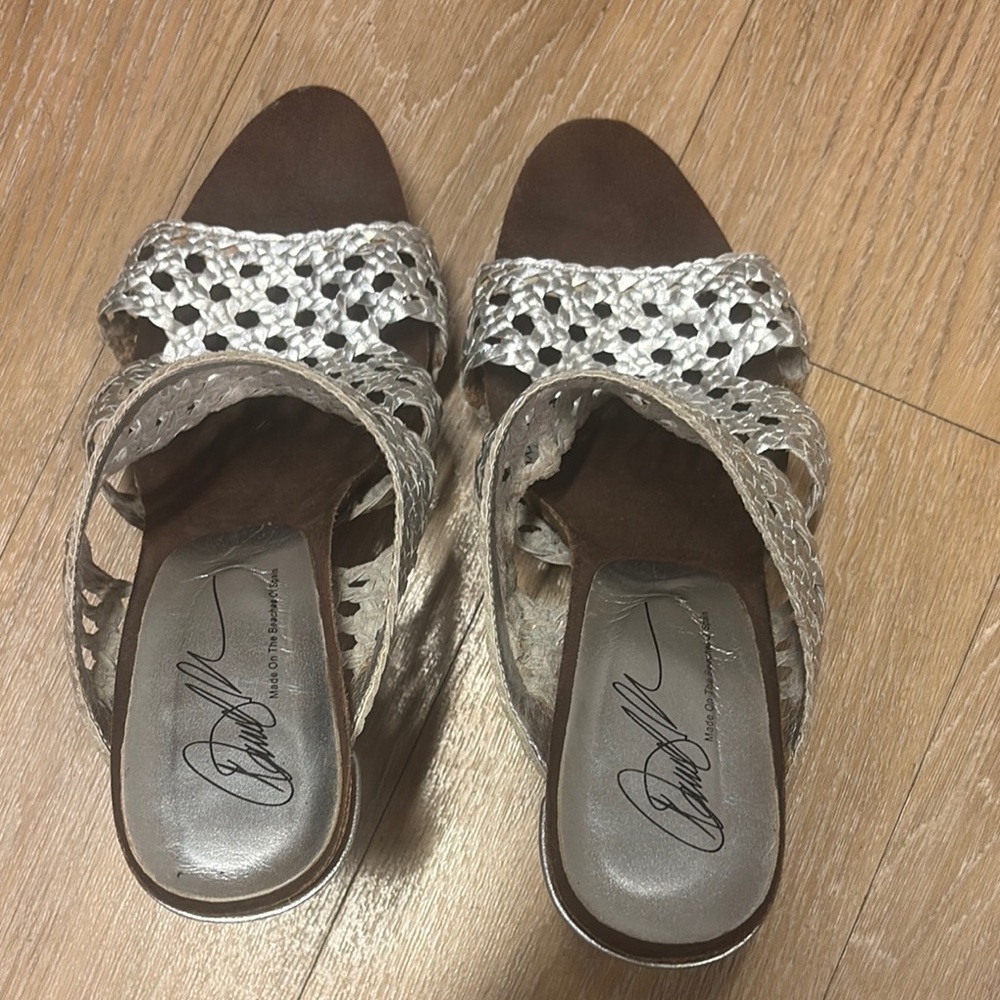 Donald J. Pliner Woven Metallic Silver Slide Mules 12M/44